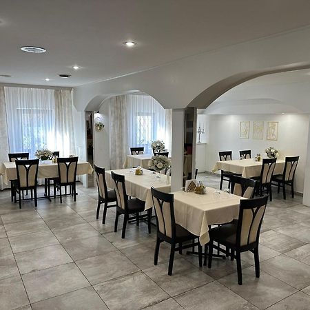 Golden Golem Hotel & Spa Prag Dış mekan fotoğraf