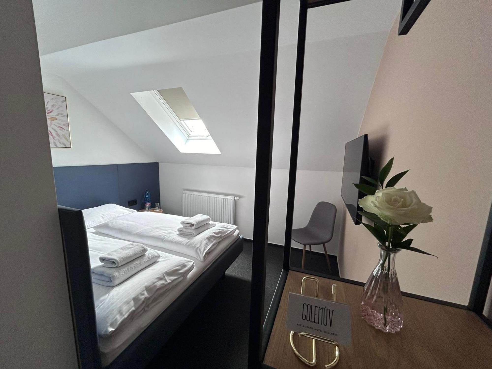 Golden Golem Hotel & Spa Prag Dış mekan fotoğraf