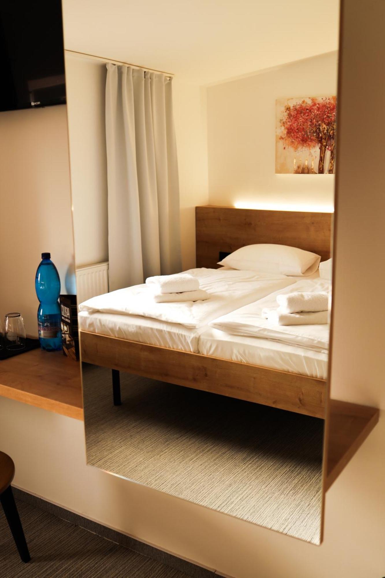 Golden Golem Hotel & Spa Prag Dış mekan fotoğraf